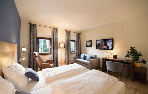 Superior room with flat-screen TV